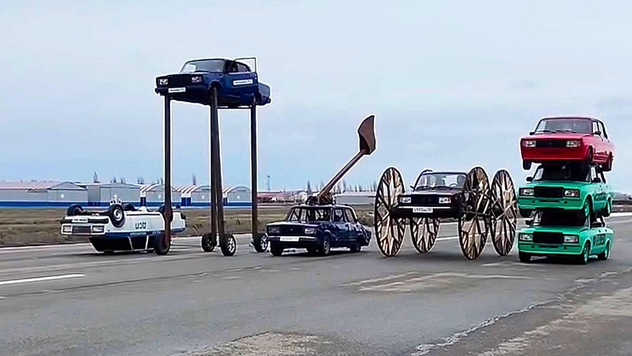 Homemade wacky race vehicles roll out in bizarre Russian showdown