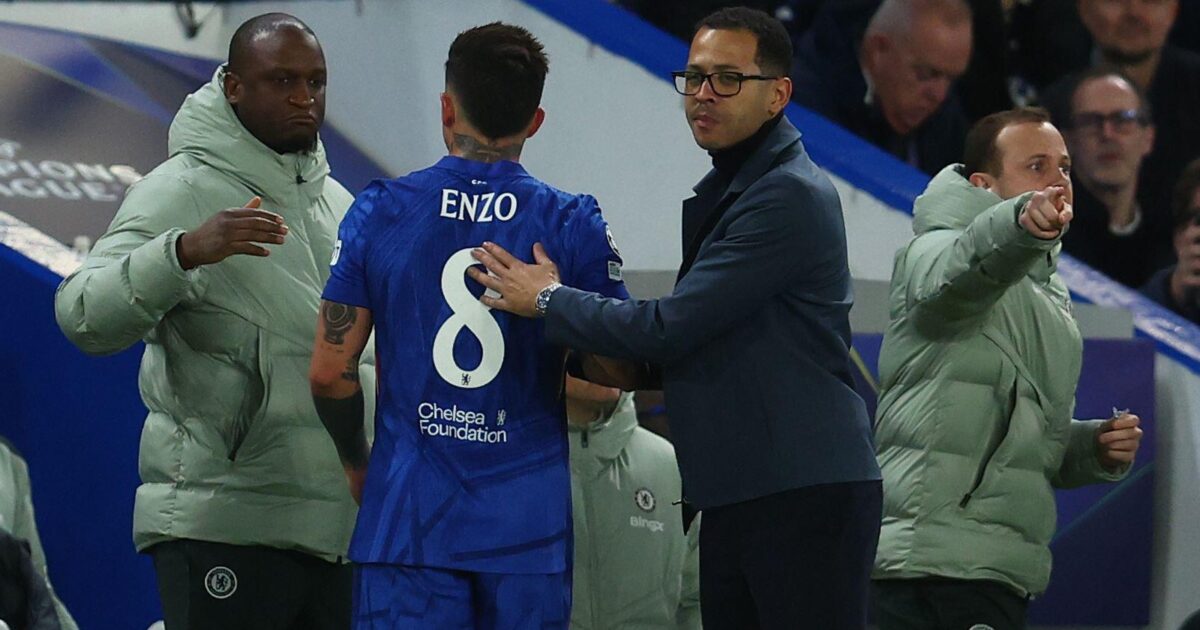 Rosenior set for crunch Chelsea talks amid dressing room unrest as ...