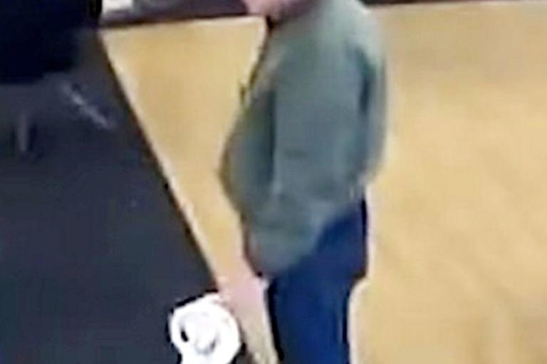 The moment a 64-year-old 'armed' with a vape tried to rob bank at Kent ...