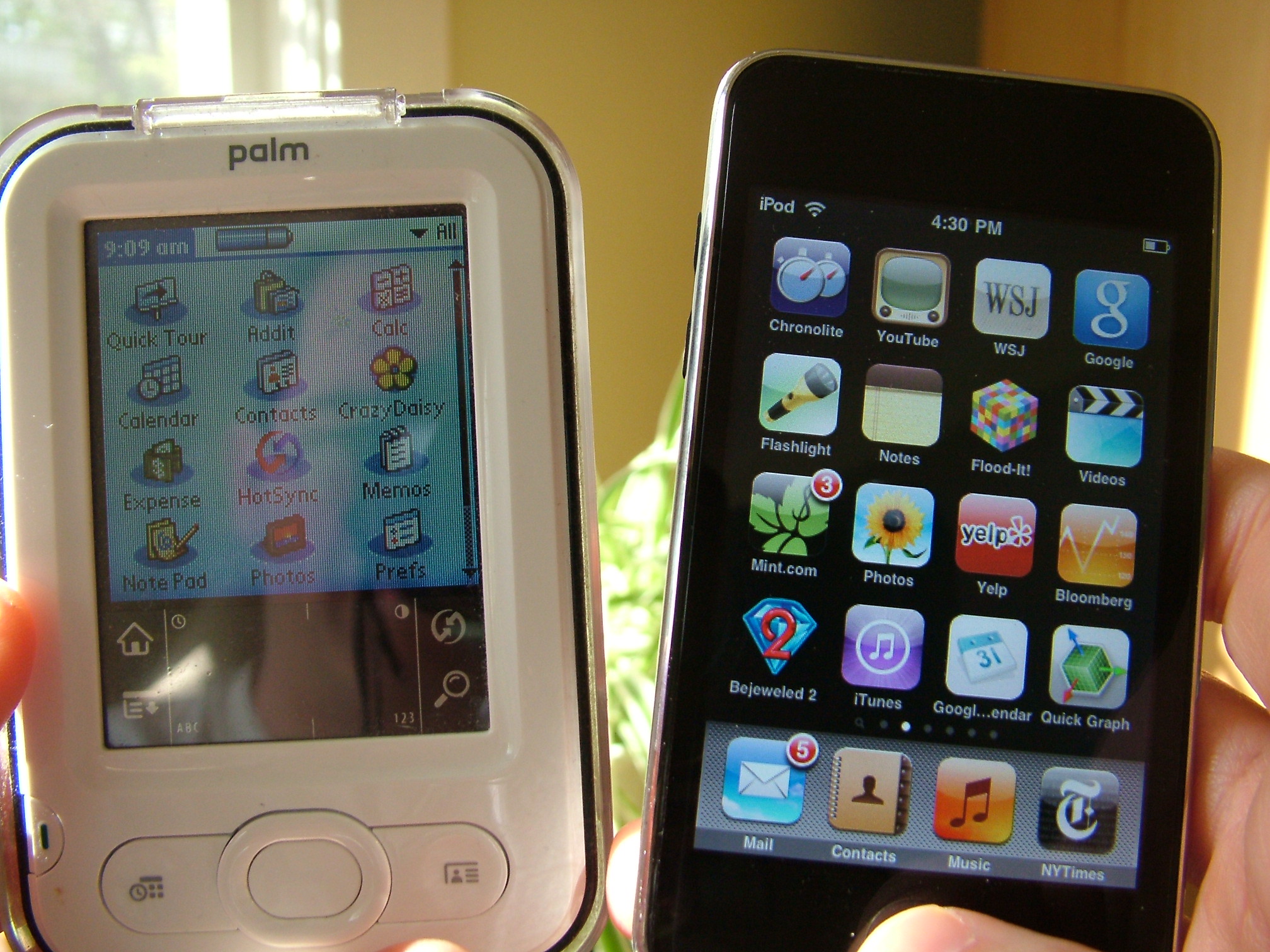 Smallest gadgets from the 90s that changed tech
