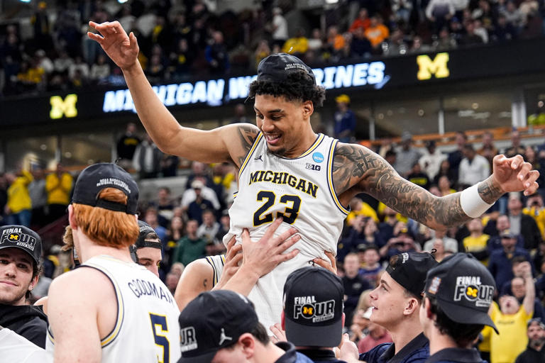 Michigan basketball vs Arizona predictions, picks for Final Four game