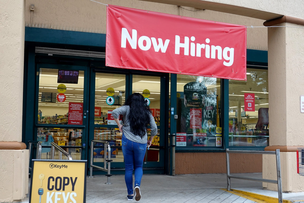 US jobless claims fell unexpectedly last week