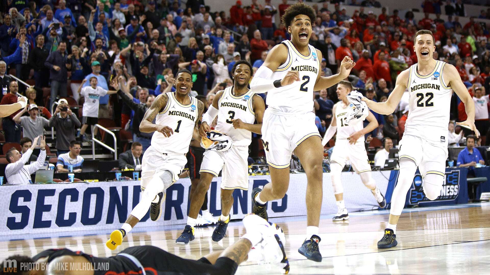 Best Michigan basketball team ever? Two more wins, and there’s a strong ...