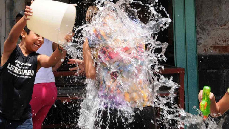 Multas por desperdiciar agua en Sábado de Gloria en CDMX ¿Hasta 300 mil ...