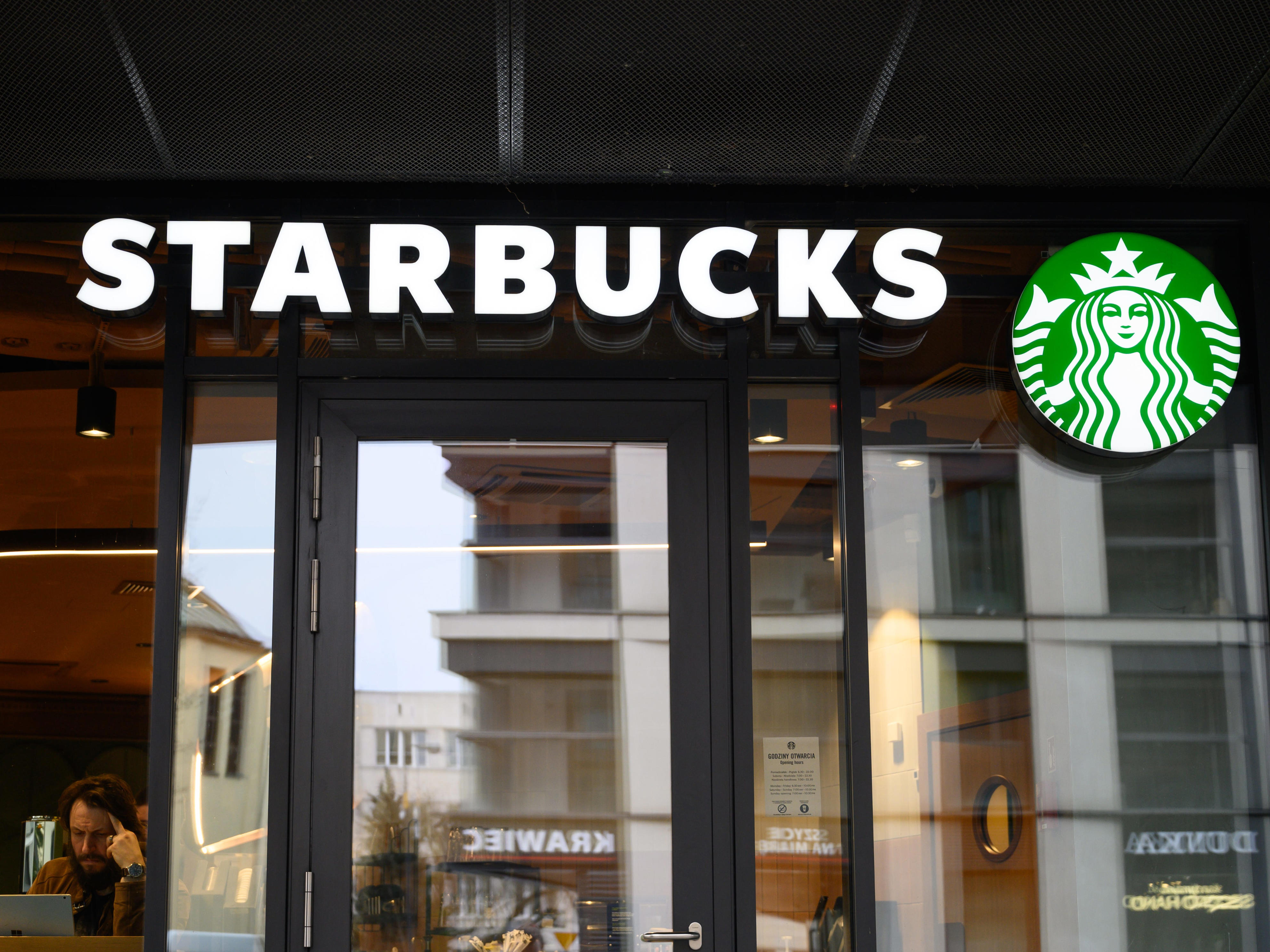 Starbucks is making big changes to how staff get paid. Read the memo.<br><br>