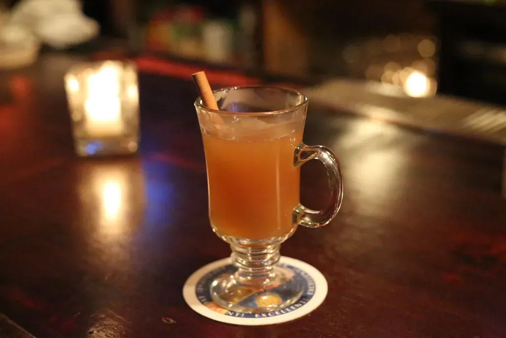 Bartenders say these 9 drink orders instantly trigger judgment
