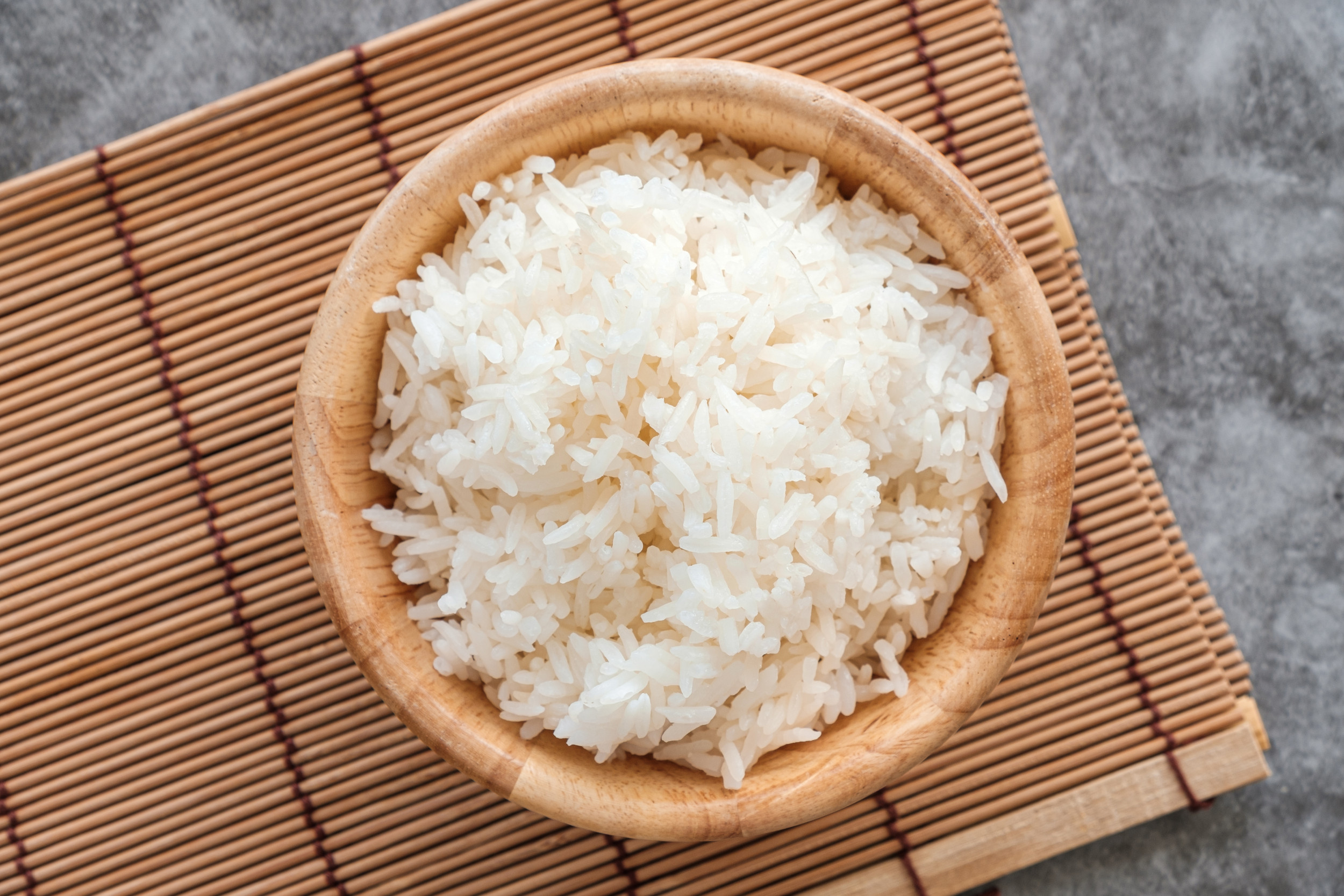 Man meal preps rice—horror when he realizes the danger