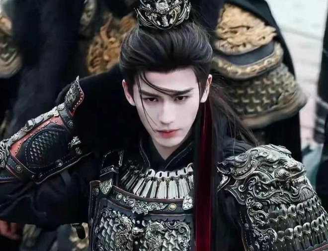 Trang điểm quá đà và tính logic nhân vật từ hình tượng của Trương Lăng Hách