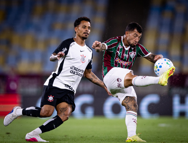 Derrota faz Corinthians perder vantagem em confronto direto contra o ...