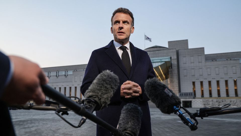 French president hits back after Trump mocks how his wife treats him<br>