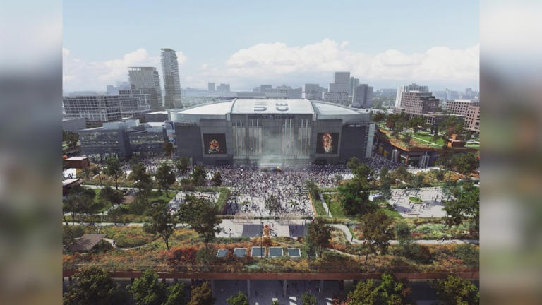 Workforce fair held at United Center for 1901 Project