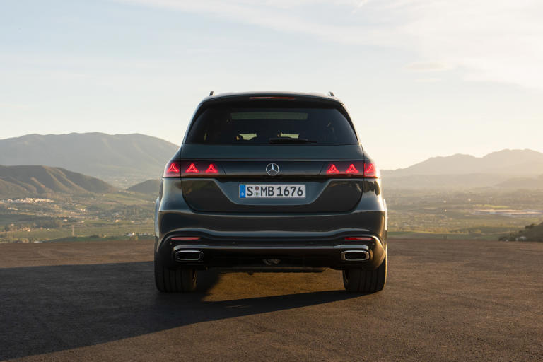 2027 Mercedes-Benz GLS: 'S-Class of SUVs' gets major facelift