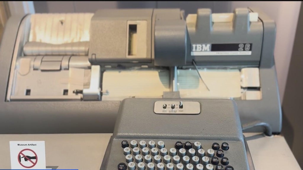 Silicon Valley's Computer History Museum examines evolution of ...