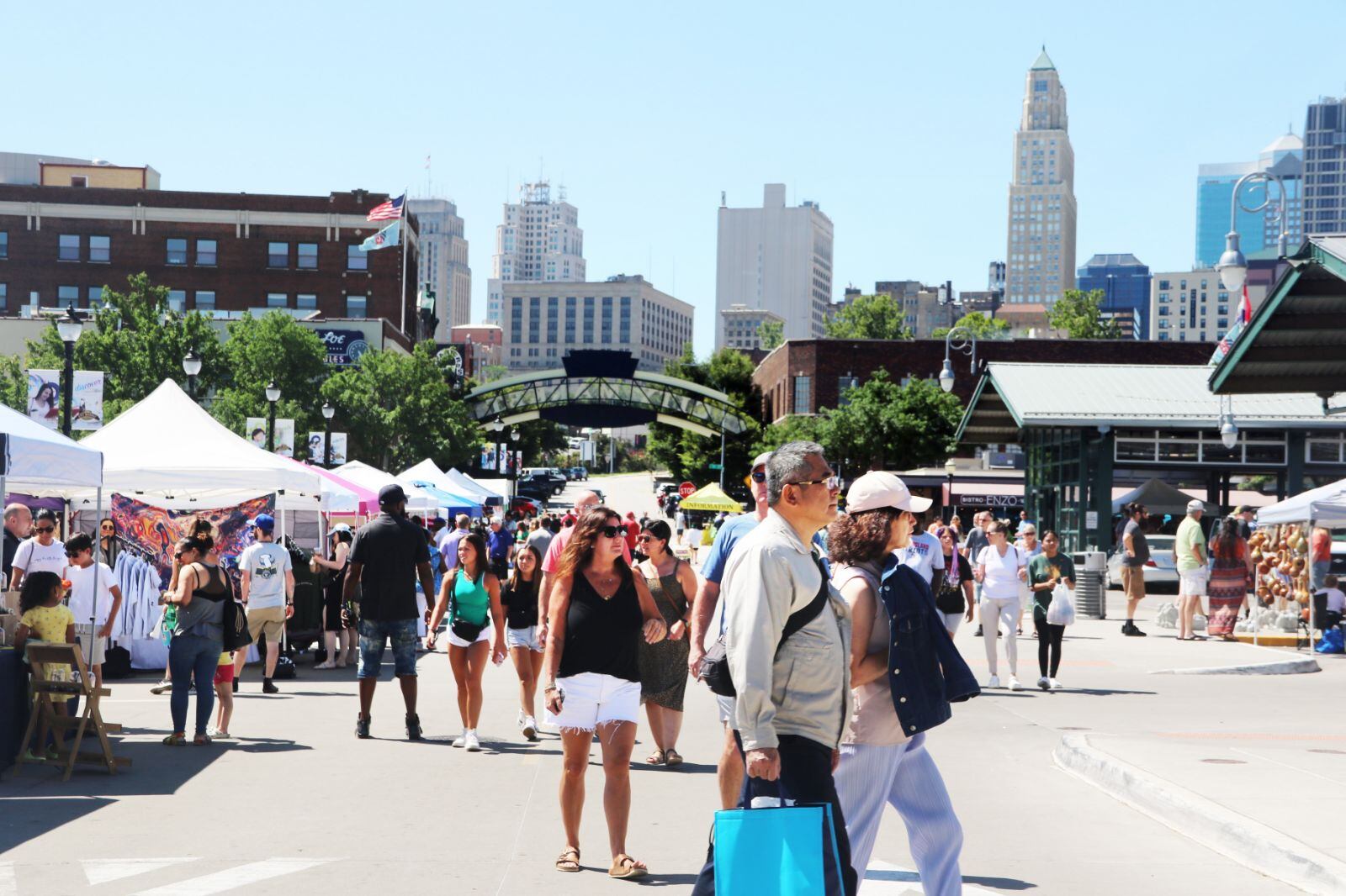 Weekly outdoor art market returns to River Market for 2026 season