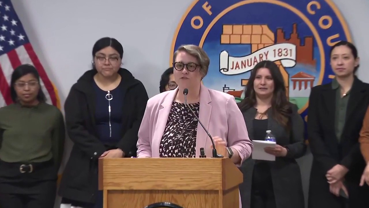 Officials speak out after ICE activity reported at Cook County courthouse