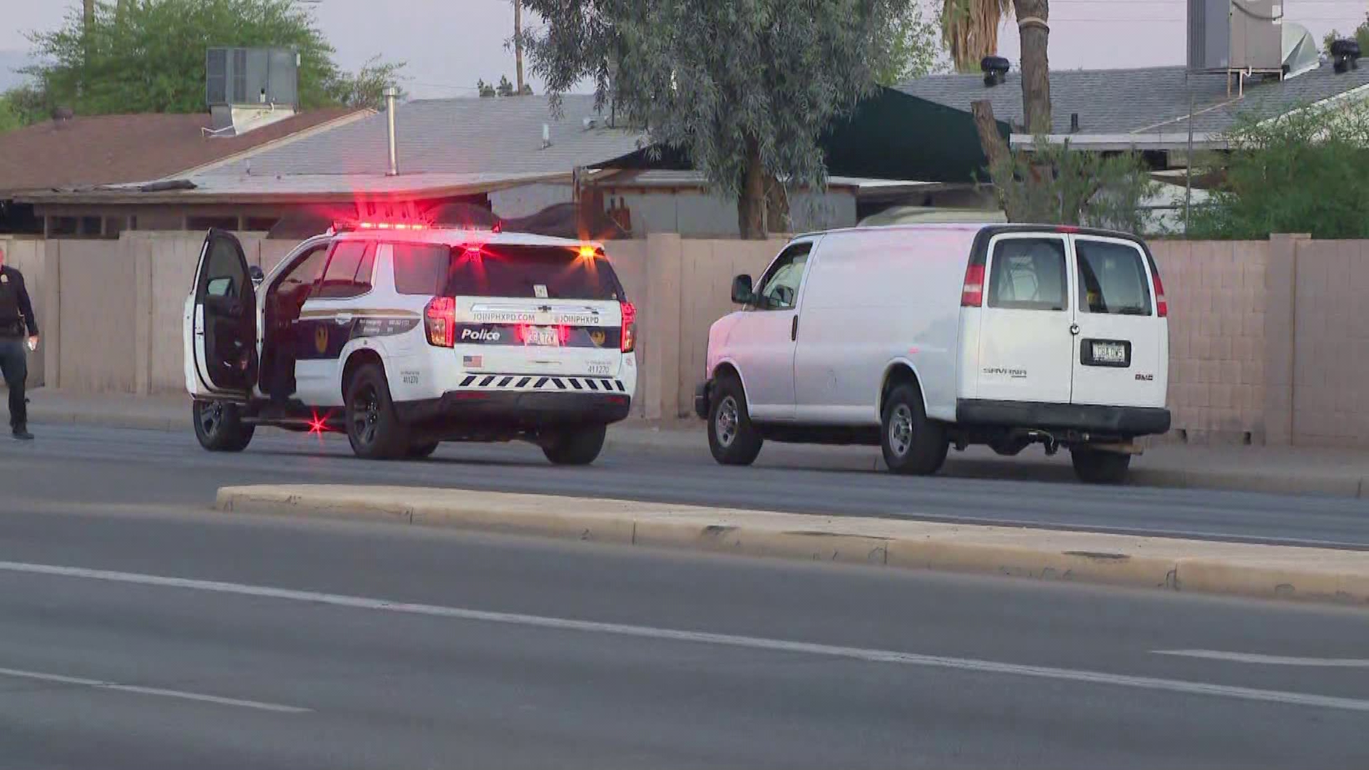 Man seriously hurt after west Phoenix shooting, police say
