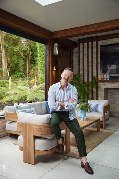 Brendan Courtney confirms he is taking penthouse apartment off the market - Penthouse Apartment Design Inspiration With White