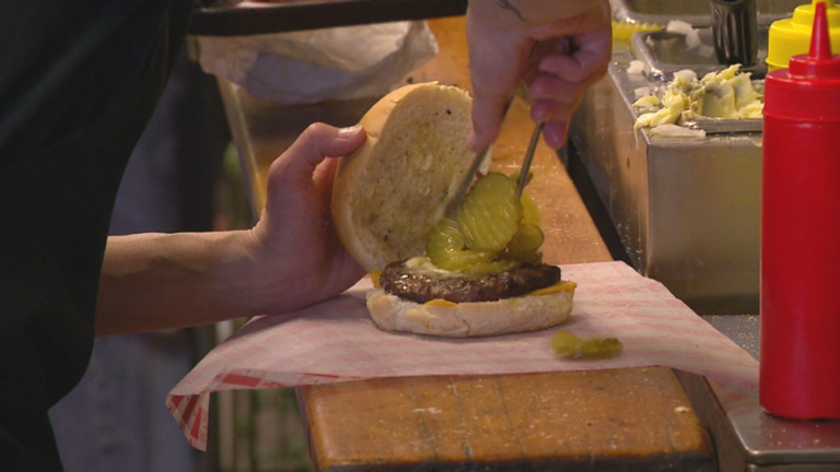 Menasha, Ripon restaurants in running for Wisconsin's best burger