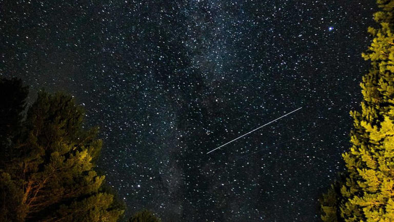 This meteor shower is lighting up Ontario's night sky with fireballs in ...