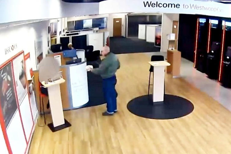 The moment a 64-year-old 'armed' with a vape tried to rob bank at Kent ...