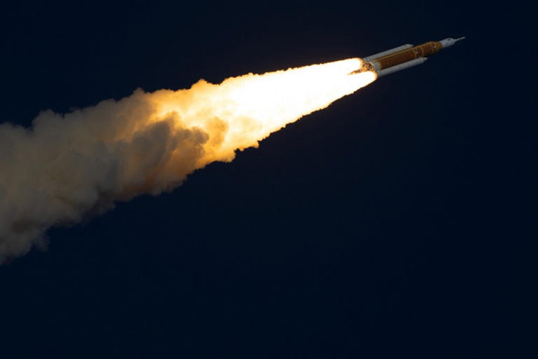 Artemis ha lasciato l'orbita terrestre. Inizia il viaggio verso la Luna