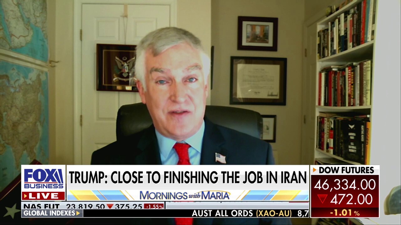 Trump vows to hit Iran 'extremely hard' within weeks as US nears ...