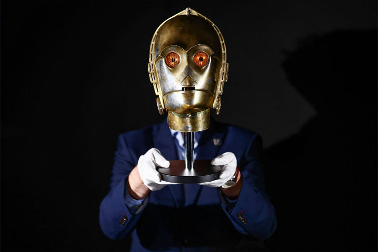 Oh, dear! C-3PO head from OG Star Wars trilogy nabs $1 million at auction