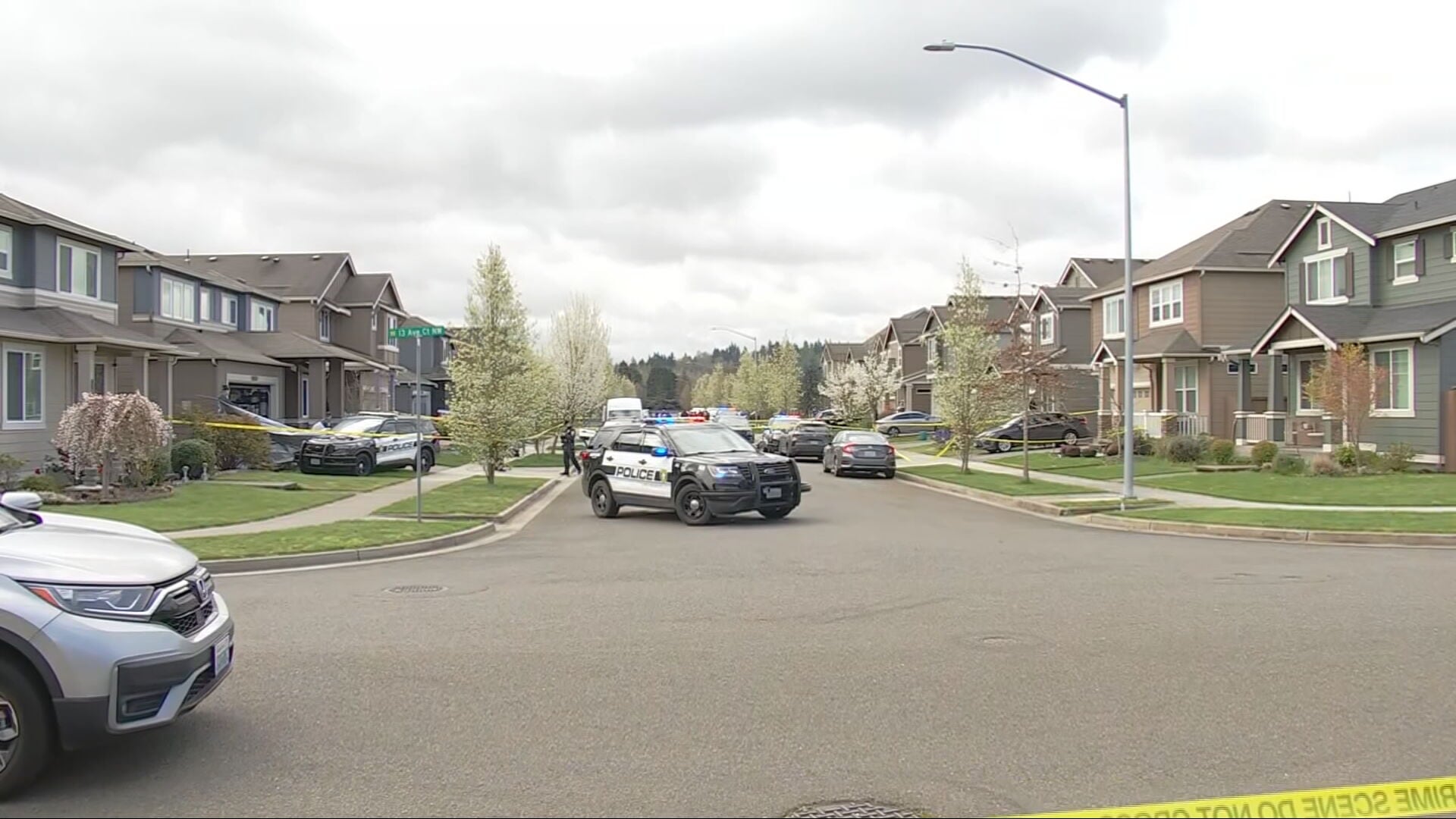 2 dead, 1 hurt in domestic violence shooting in Puyallup neighborhood
