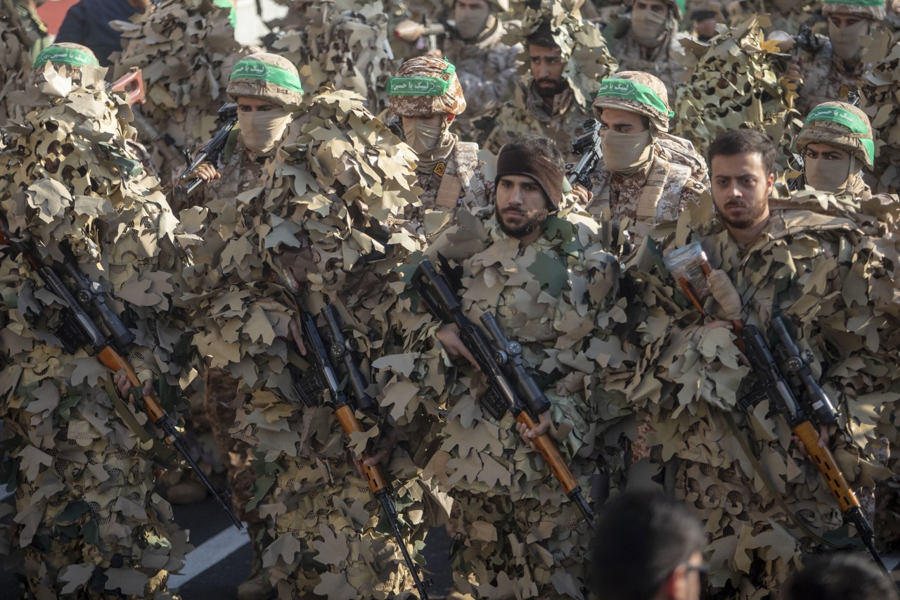 Iran beefs up defenses, recruits children as it prepares for ground war<br>