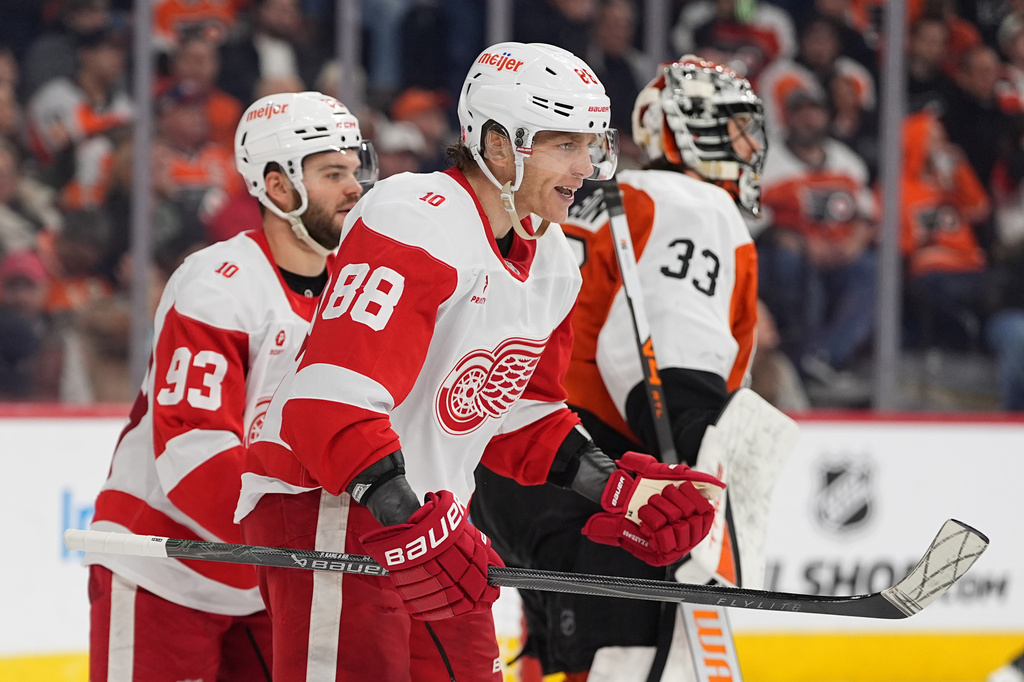 Kane scores pivotal goal as Red Wings beat Flyers 4-2 in a playoff-race swing