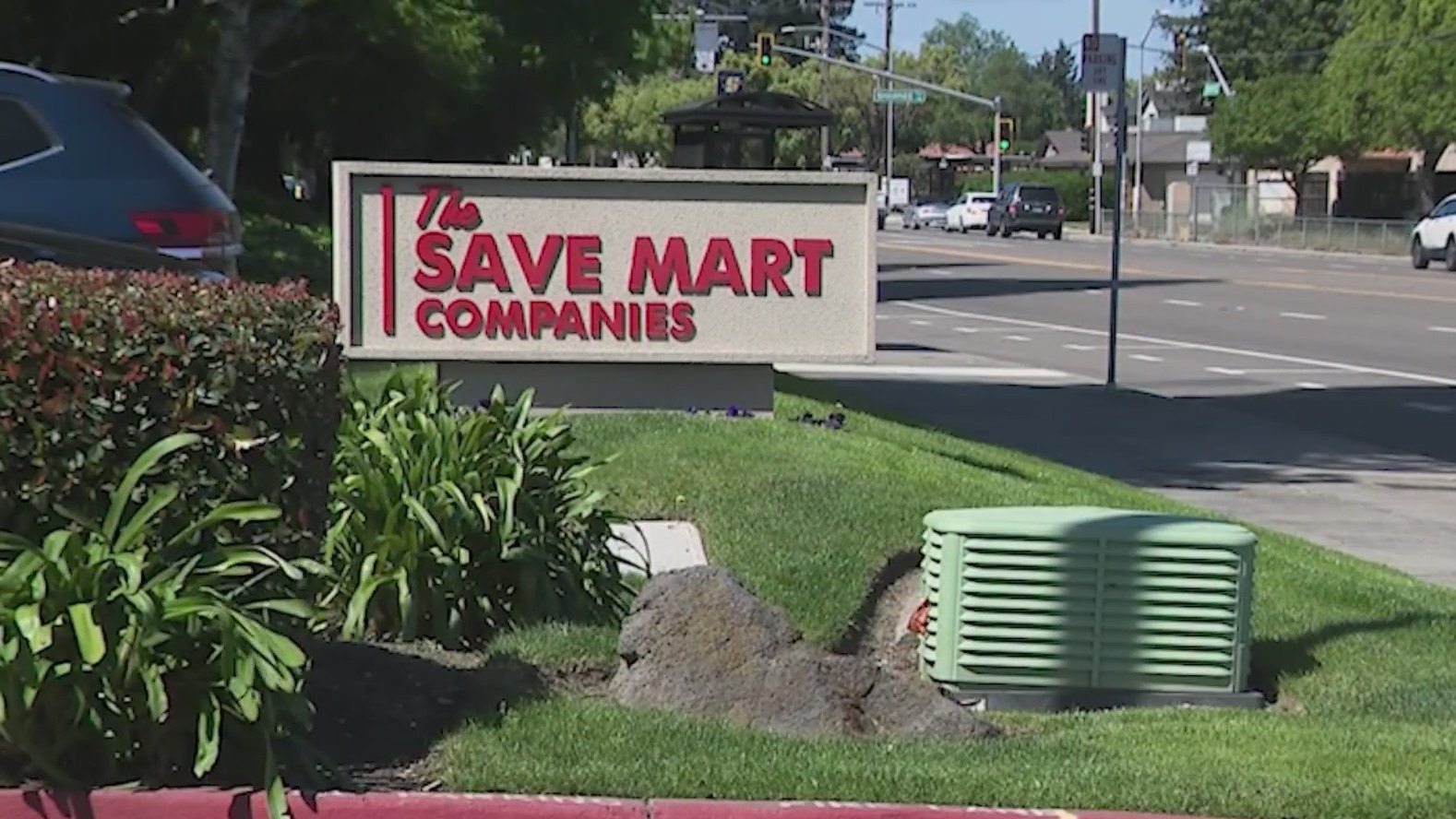 Modesto grocery store janitors raise concerns about pay, benefit cuts