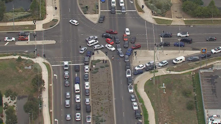 Free fuel giveaway sparks traffic mayhem in Melbourne