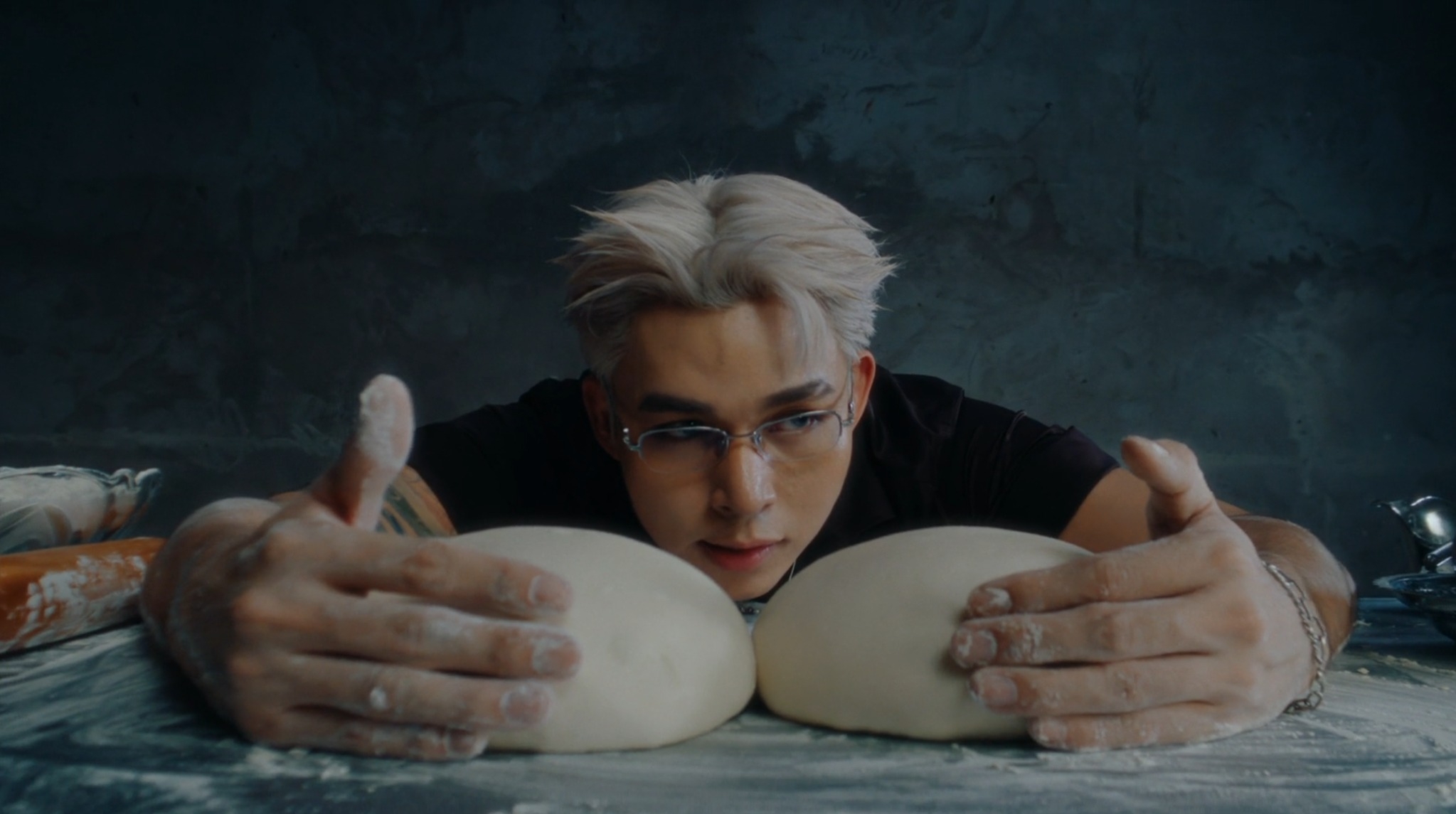 MV 'Truth or Dare' của Jun Phạm gây tranh luận