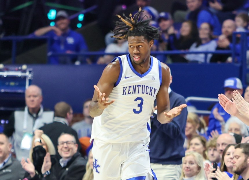 Kam Williams' father weighs in on stay-go decision with Kentucky basketball