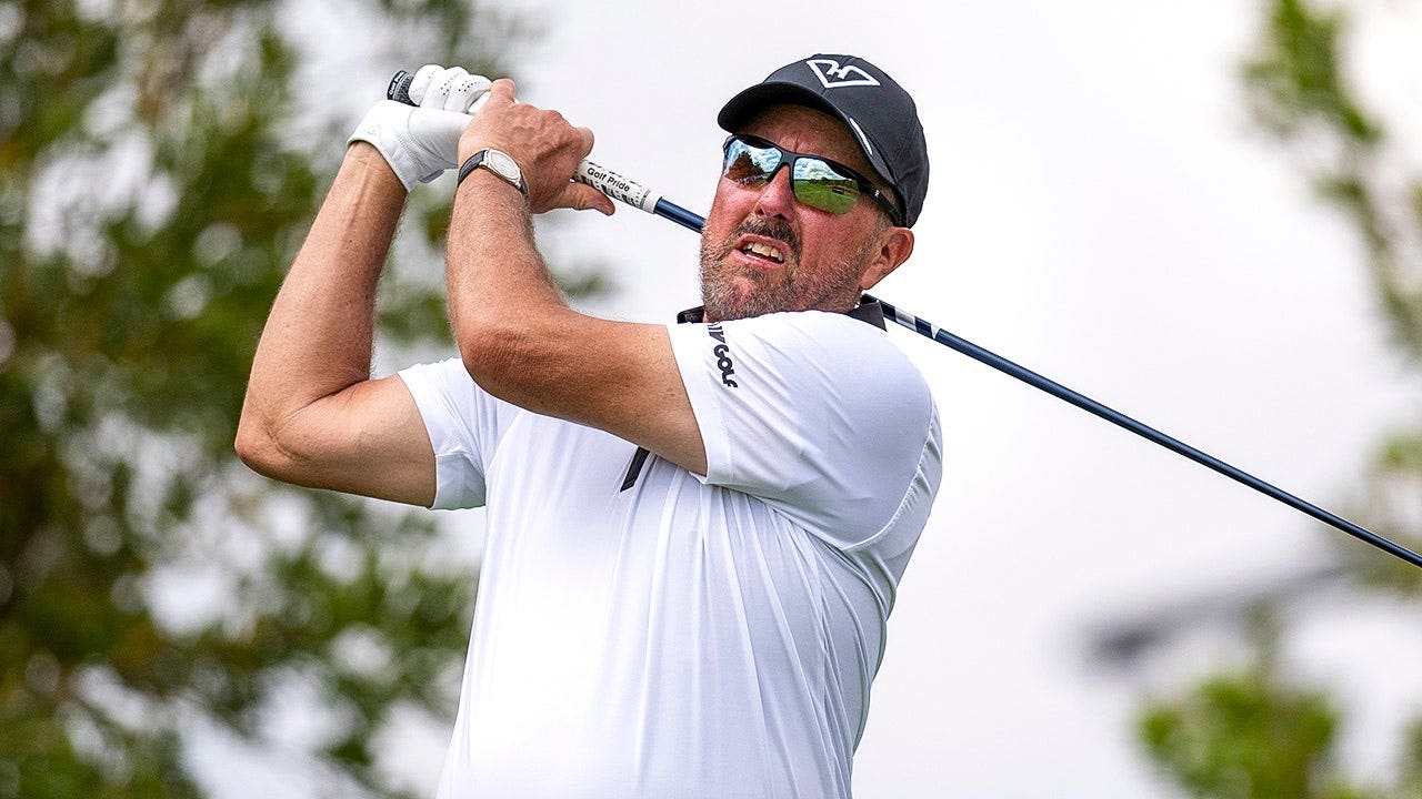 Phil Mickelson withdraws from the Masters, joins Tiger Woods in sitting out signature major<br><br>