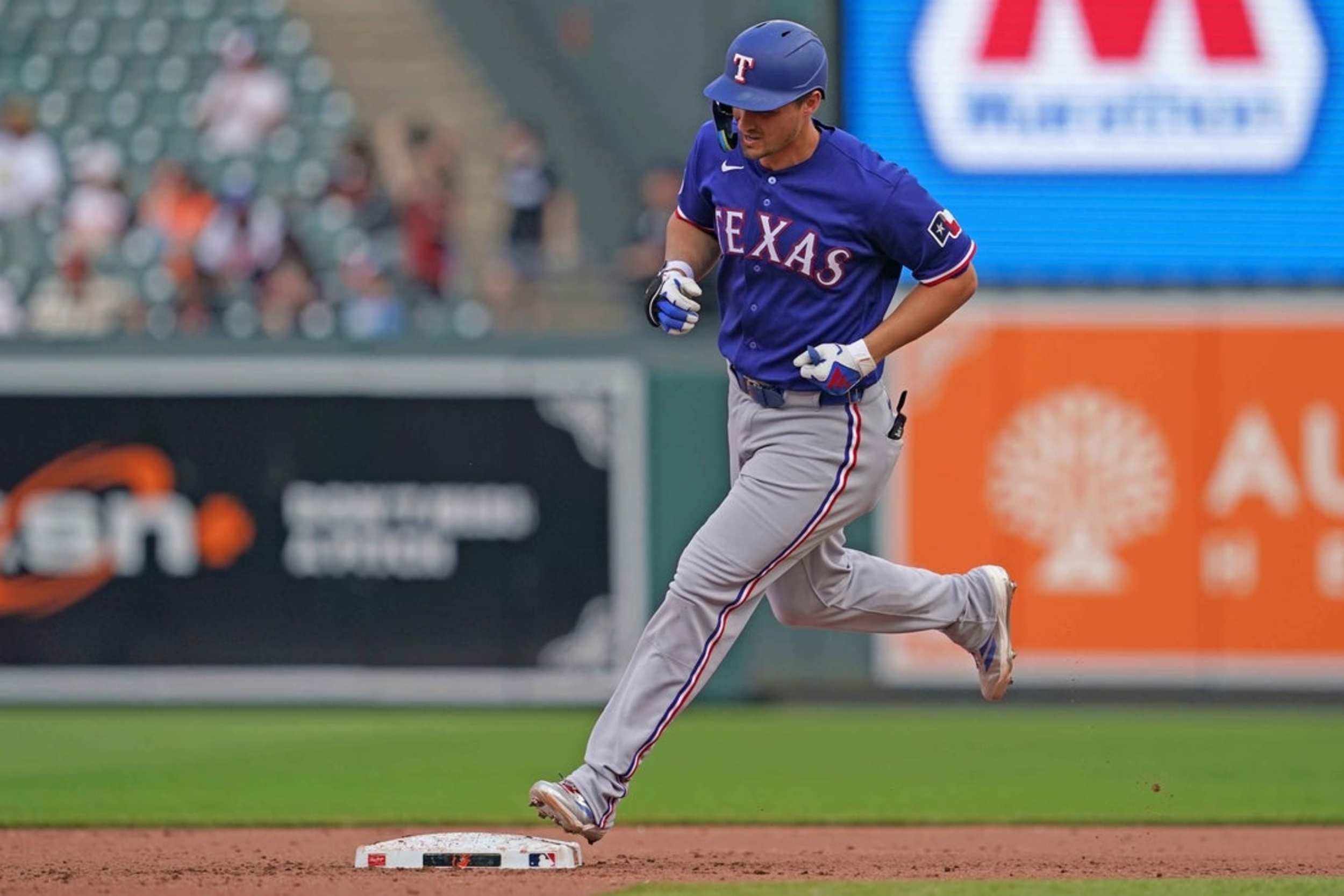 Bullish about their opening trip, Rangers return home to face Reds