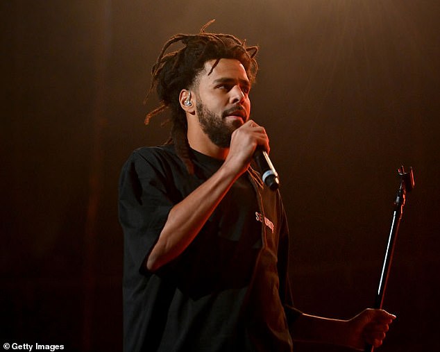 Megastar US rapper signs contract to play basketball in China in ...