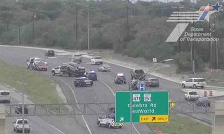 Crash completely blocks exit ramp on Loop 1604 in San Antonio, causing ...