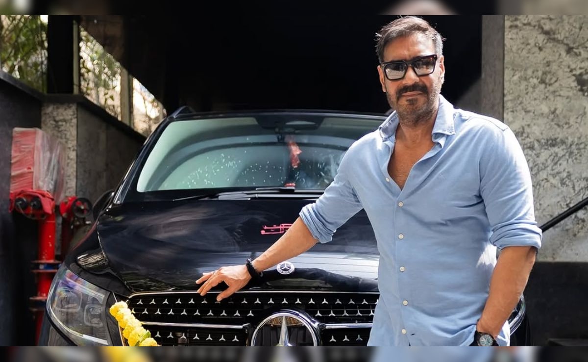 Ajay Devgn Gifts Himself Rs 1.4 Crore Mercedez-Benz V-Class Luxury Car ...