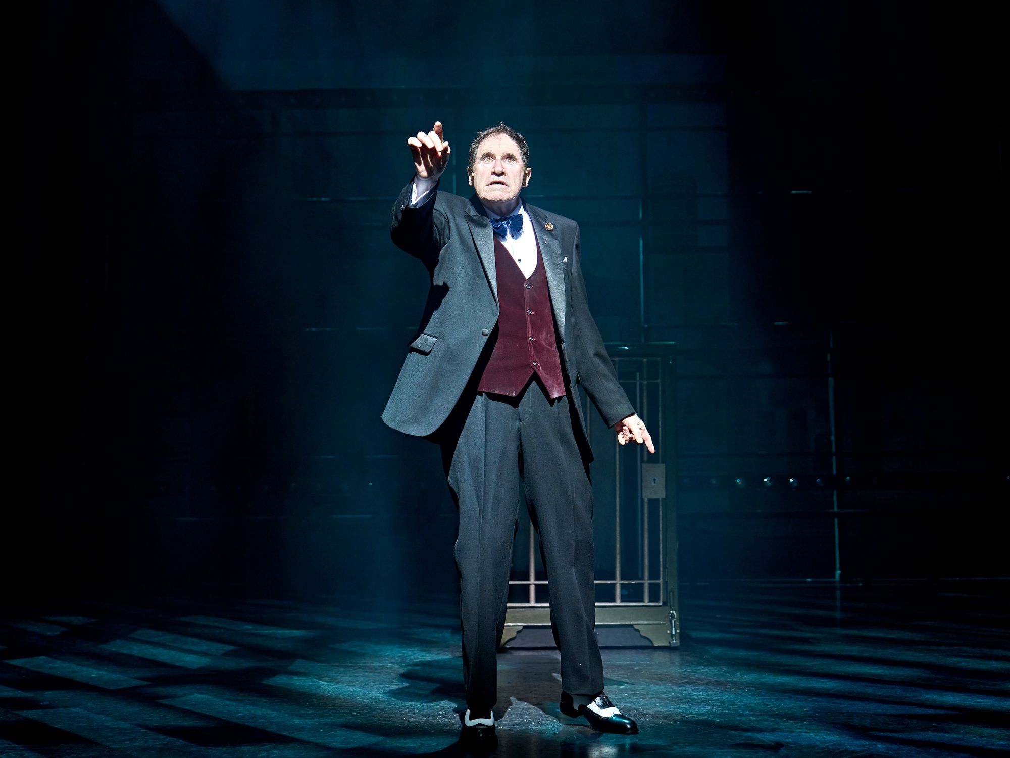 Richard Kind: 'TV shows are just bookends for advertisements'