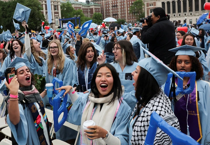 Xin visa du học lưu ý gì khi Mỹ rà soát hồ sơ mạng xã hội?