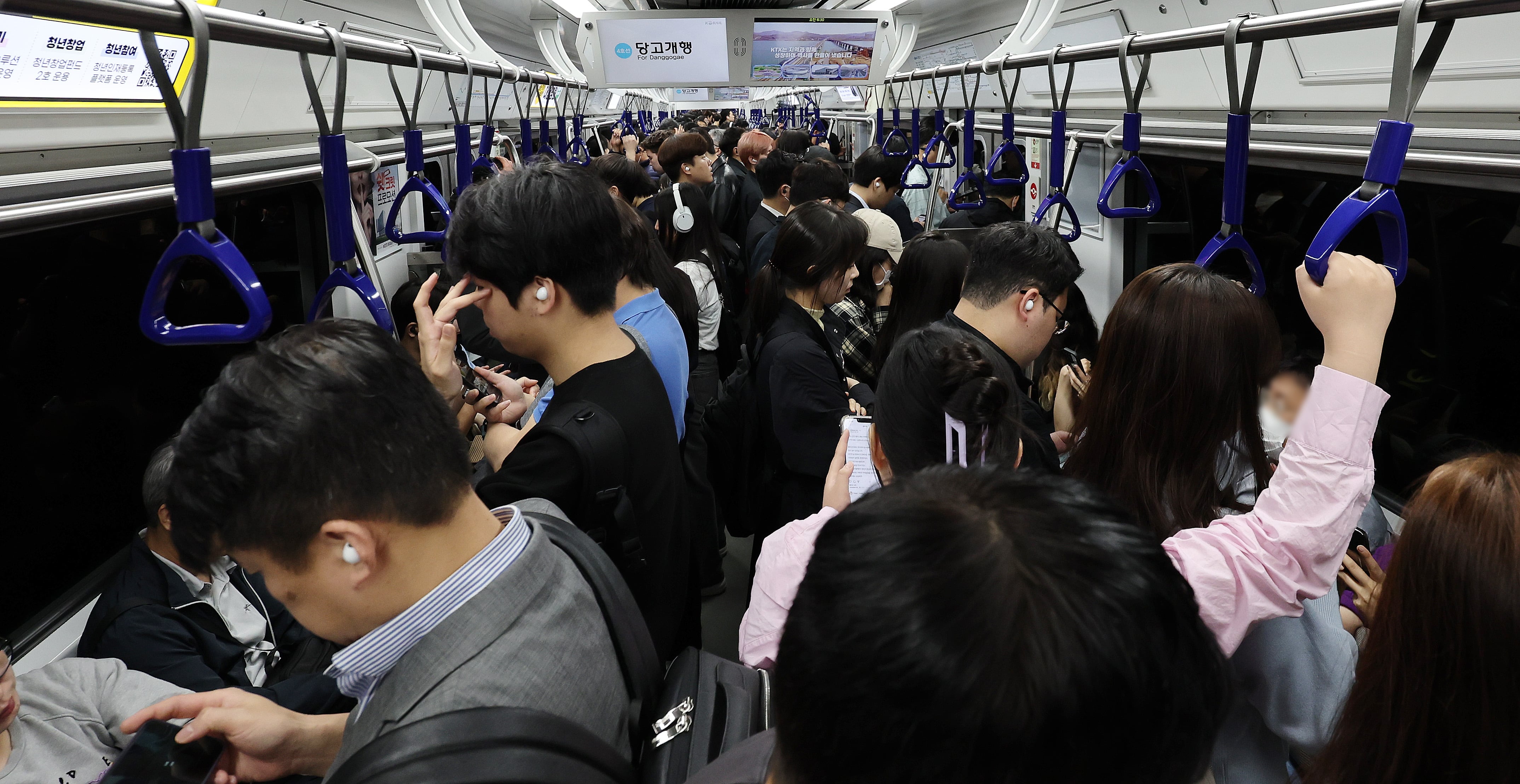 Tuesday tops Seoul subway morning rush at 1.9 million