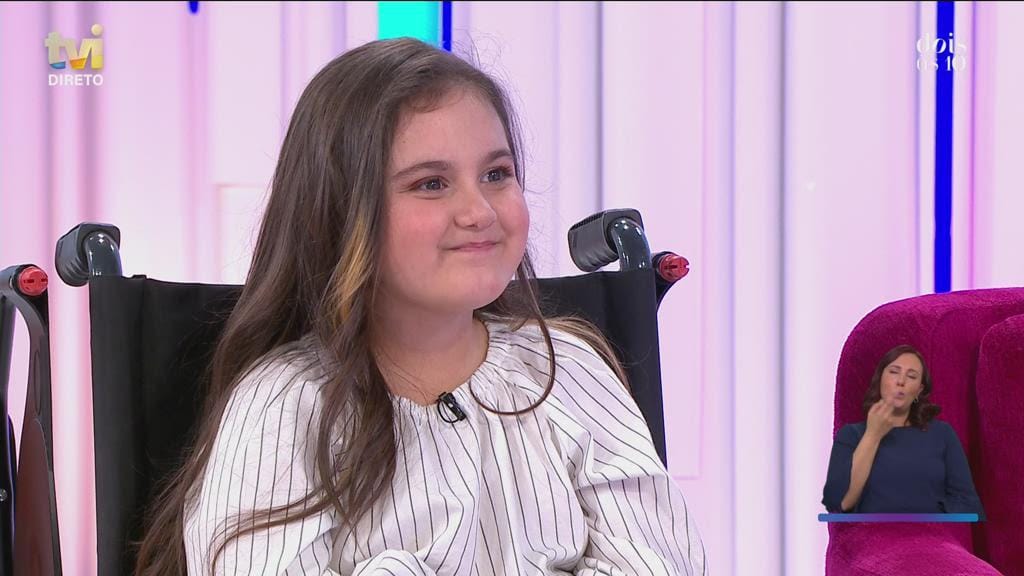 Maria tem 8 anos, sonha ser famosa e ter uma marca de maquilhagem