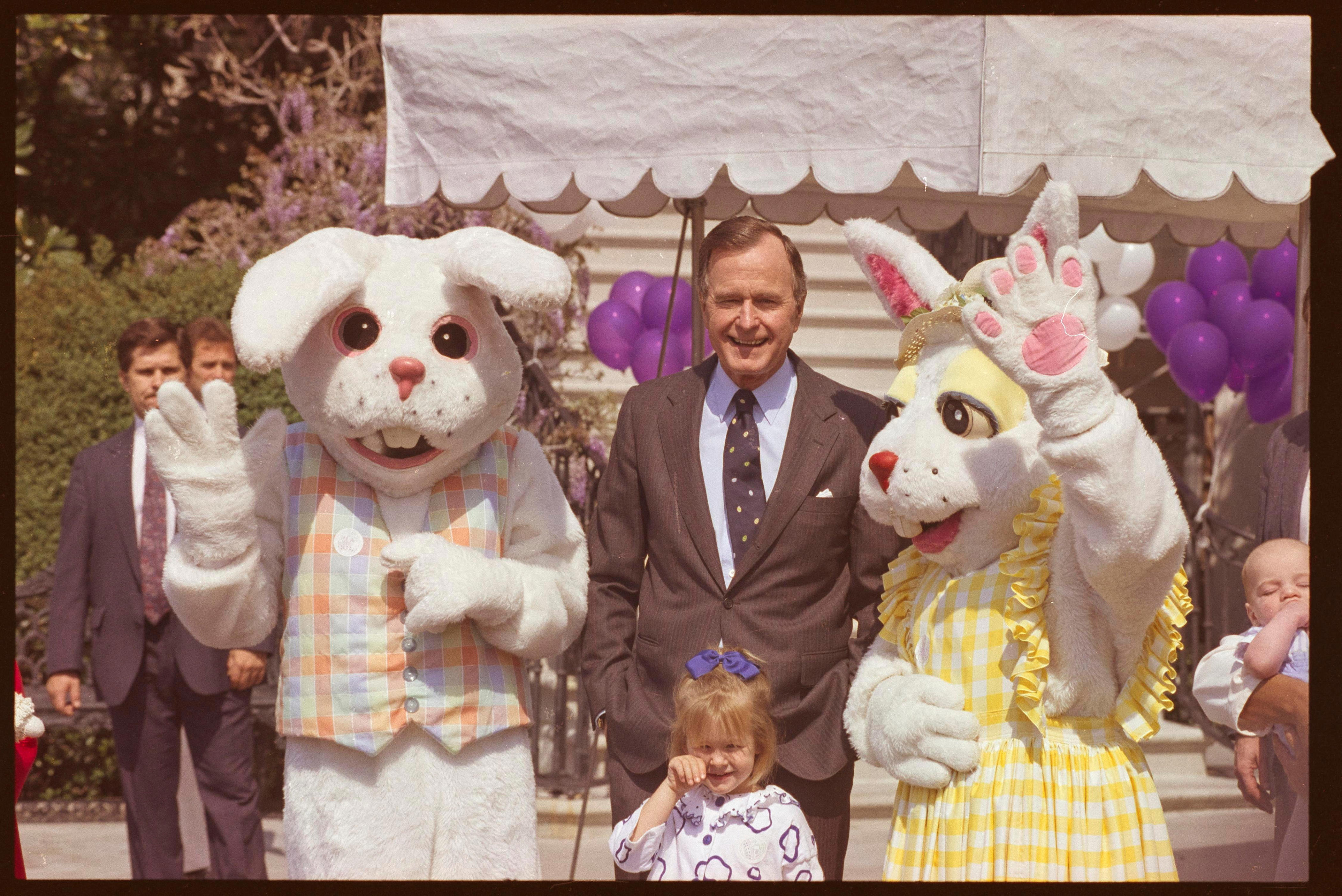 These throwback Easter scenes are hopping with nostalgia