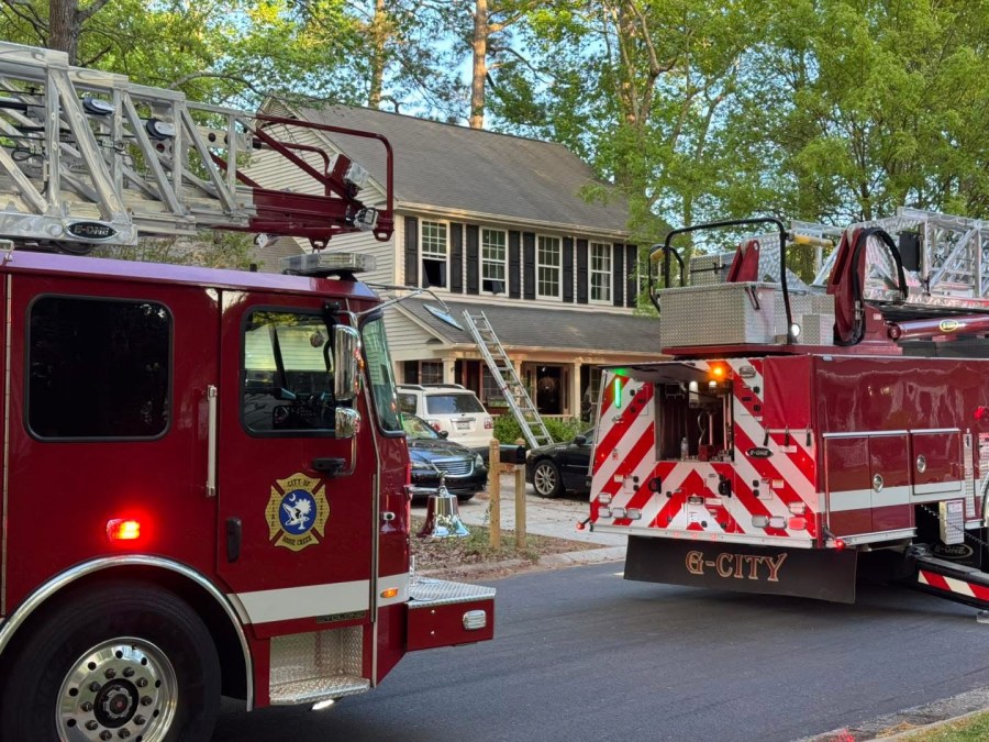Family pet dies after Goose Creek house fire