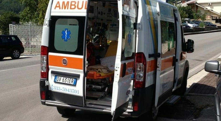Scontro tra auto nel nord barese, c'è un morto