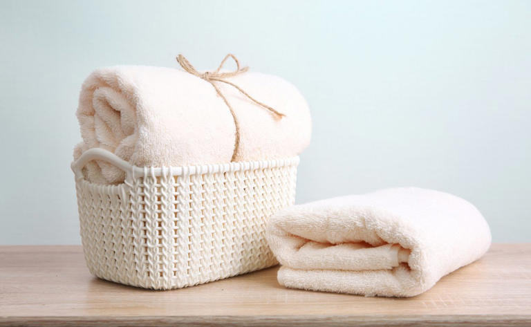 20 linen closet tips that will instantly make your space feel more ...