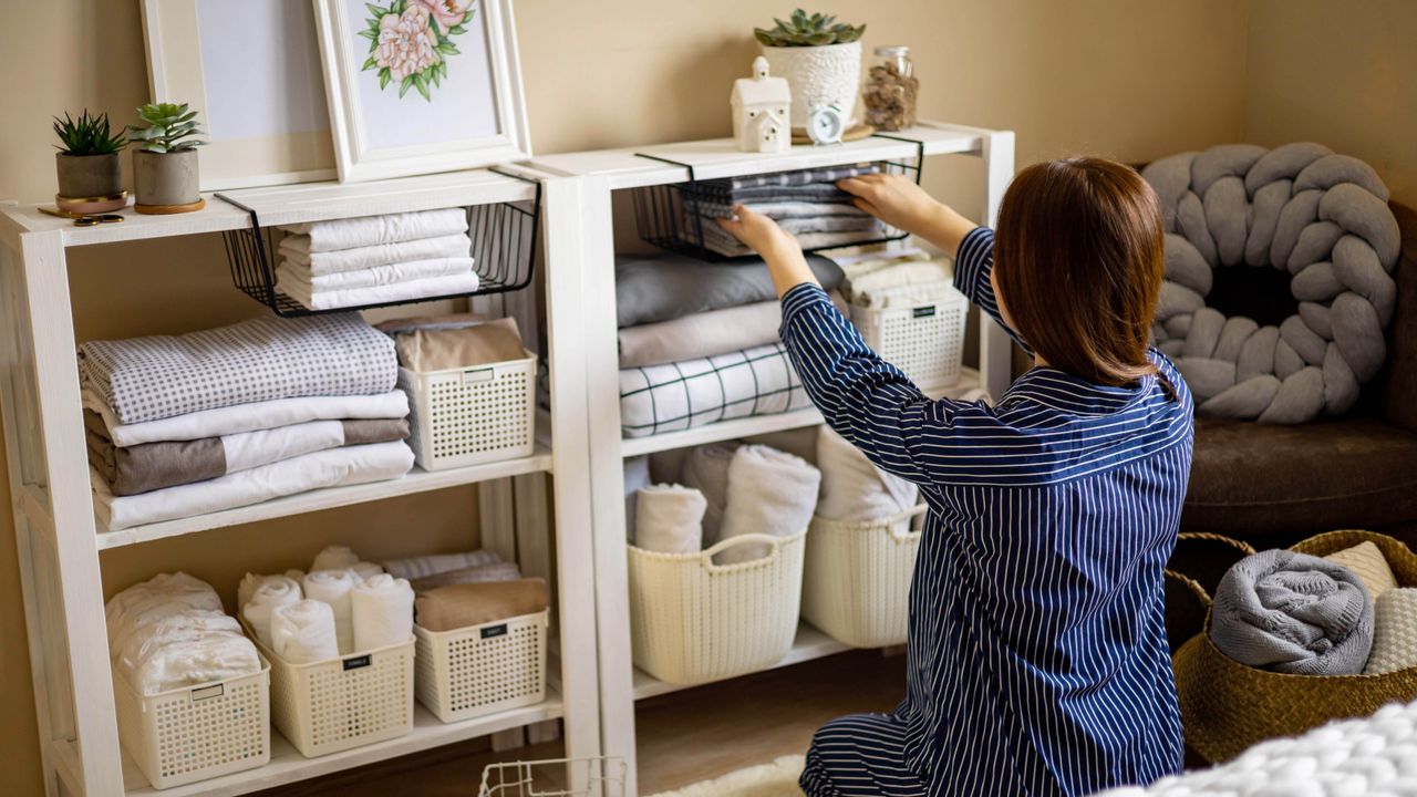 I tried this expert-approved '15-minute Friday reset' decluttering hack ...