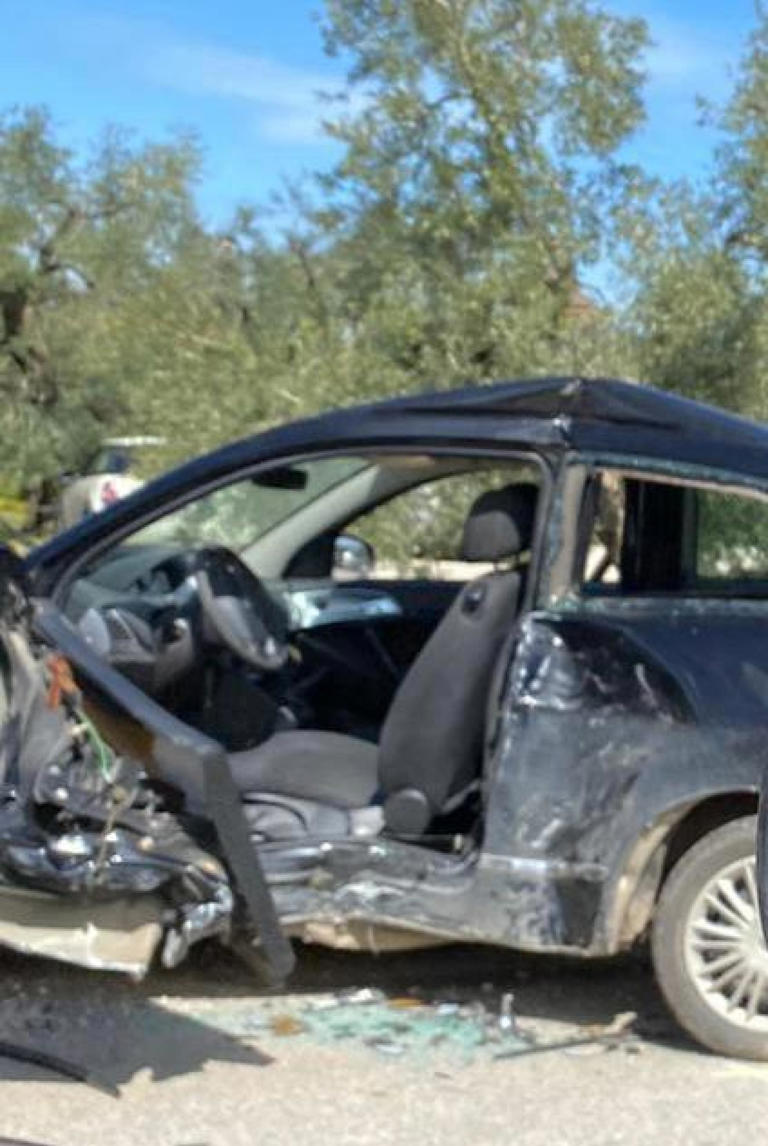 Scontro tra auto nel nord barese, morto un 81enne