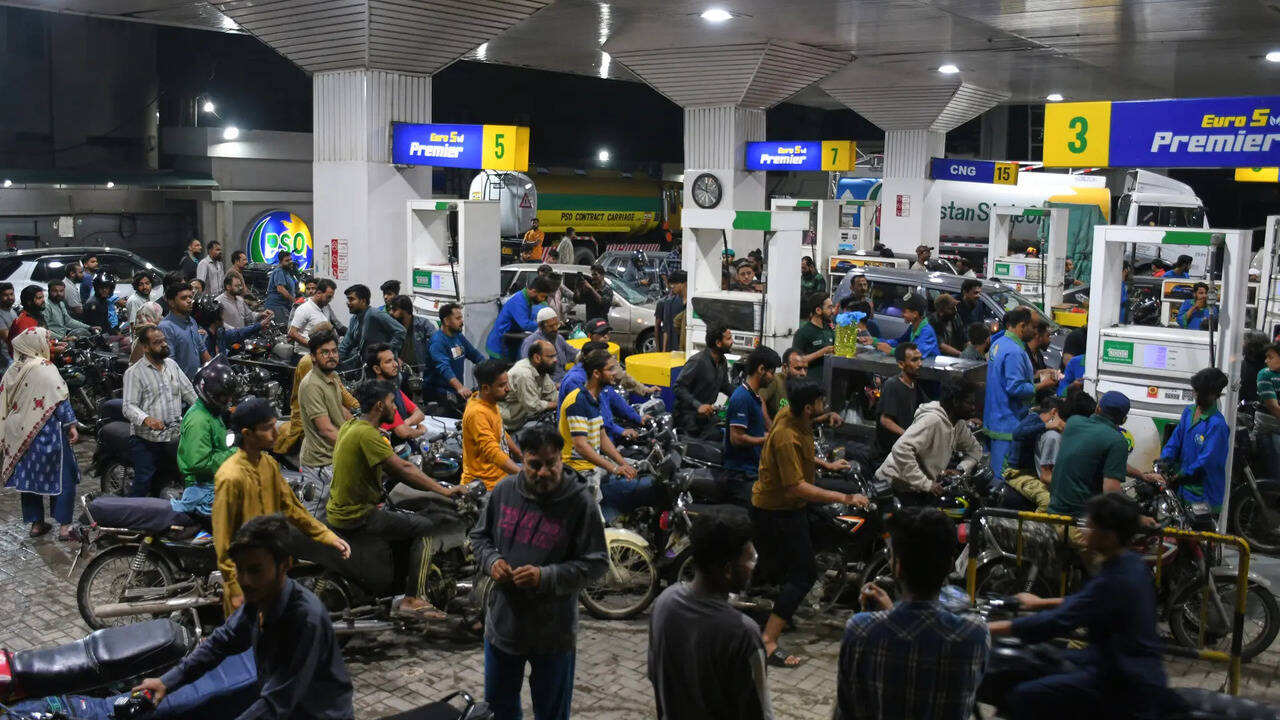 Pakistan faces significant fuel price surge amid global oil crisis